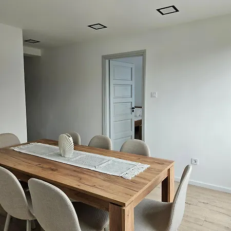 Emerald Grove Apartment *