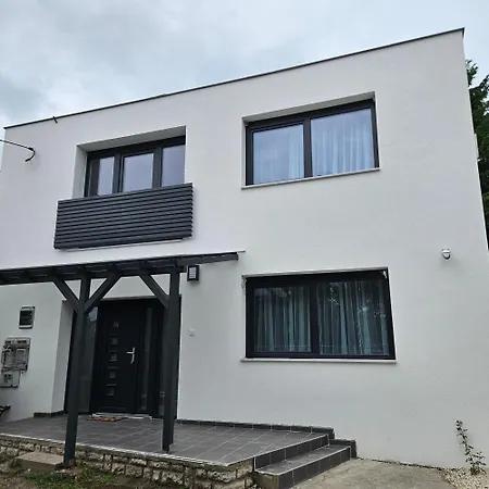 Emerald Grove Apartment Siofok