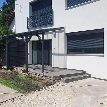 Apartament Emerald Grove