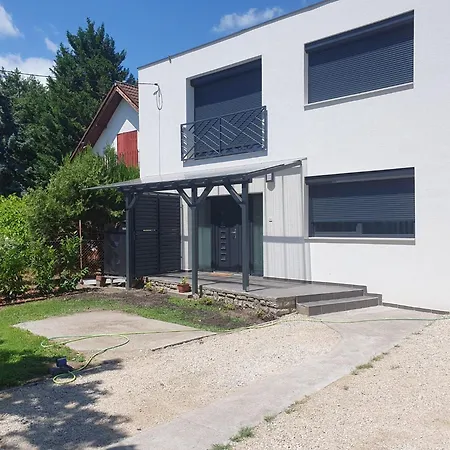 Emerald Grove شيوفوك