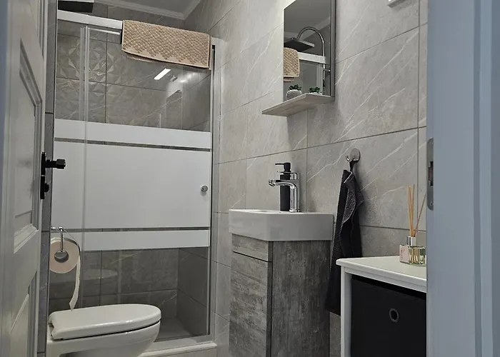 Emerald Grove * שיופוק