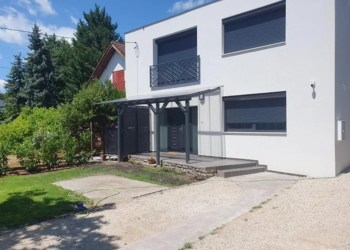 Emerald Grove שיופוק