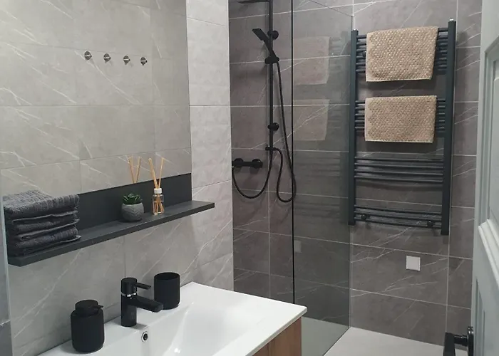 Emerald Grove דירה שיופוק